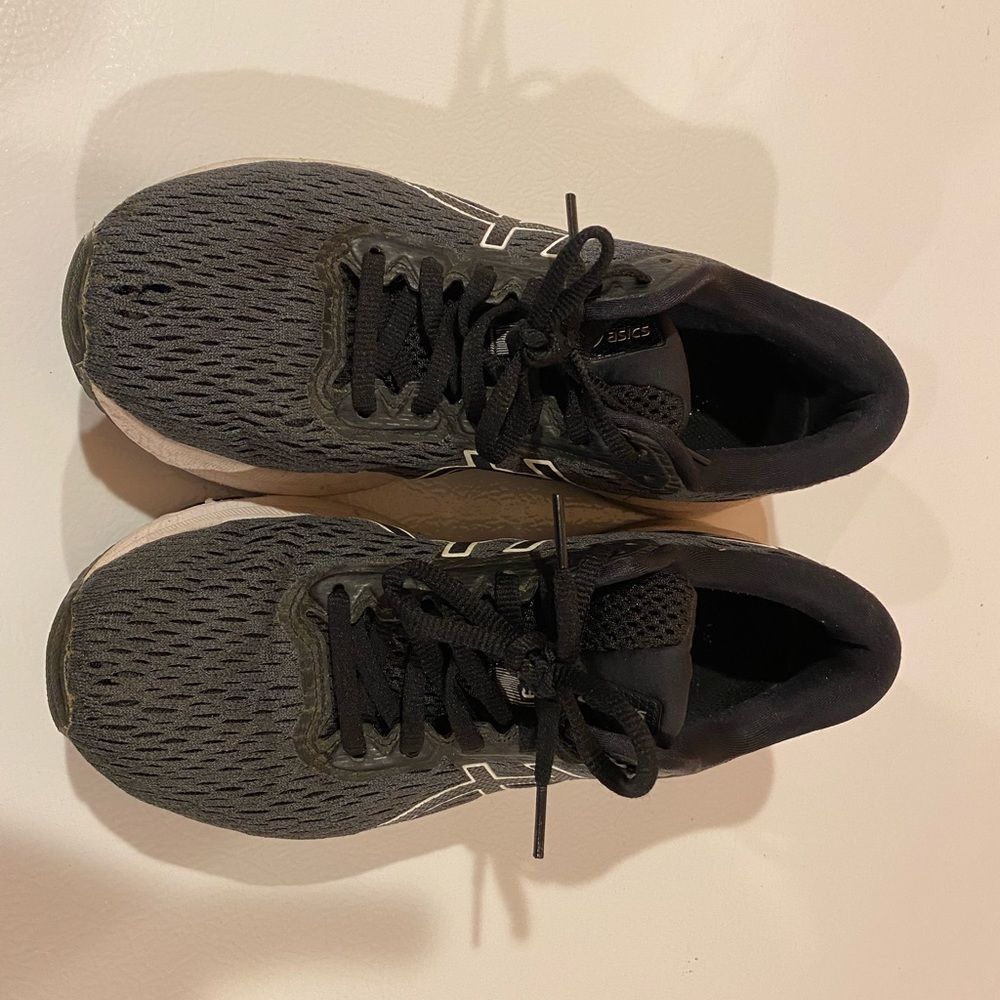 ASICS size 7 1/2 running sneakers